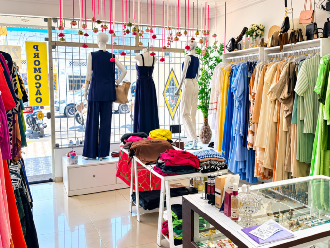 loja de roupas femininas a venda